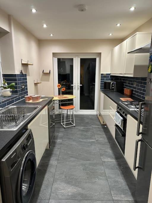 Adam'S Place, Watford Wd17 2Py Villa Esterno foto