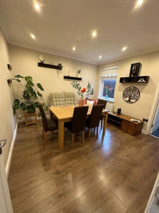 Adam'S Place, Watford Wd17 2Py Villa Esterno foto