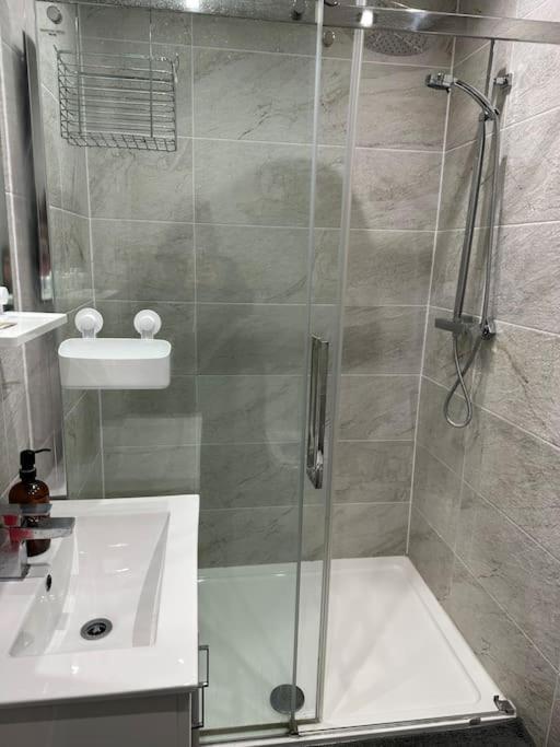 Adam'S Place, Watford Wd17 2Py Villa Esterno foto