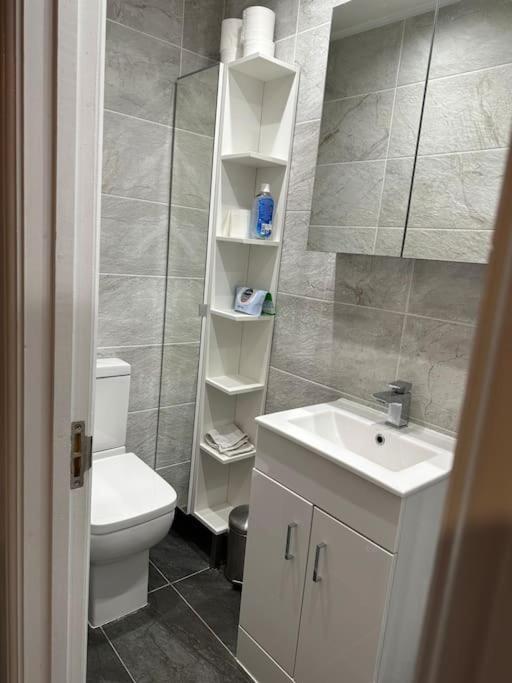 Adam'S Place, Watford Wd17 2Py Villa Esterno foto