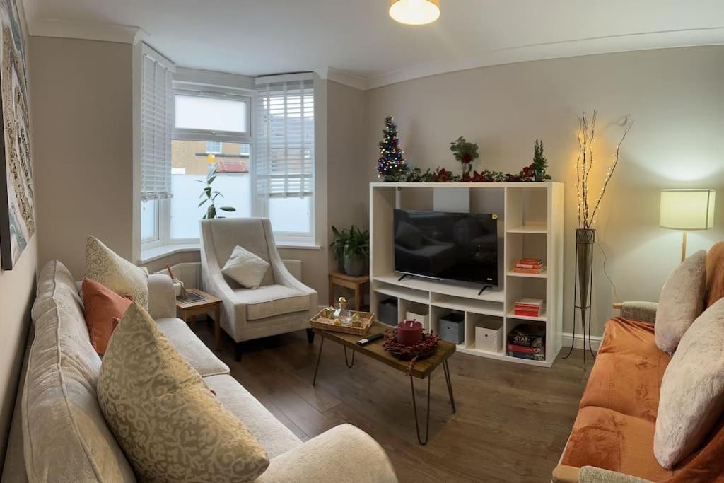 Adam'S Place, Watford Wd17 2Py Villa Esterno foto